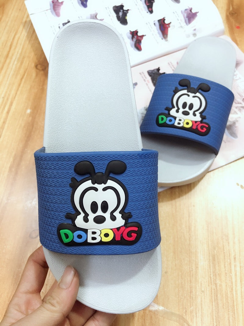 Snoopy-Hausschuhe und Strandschuhe