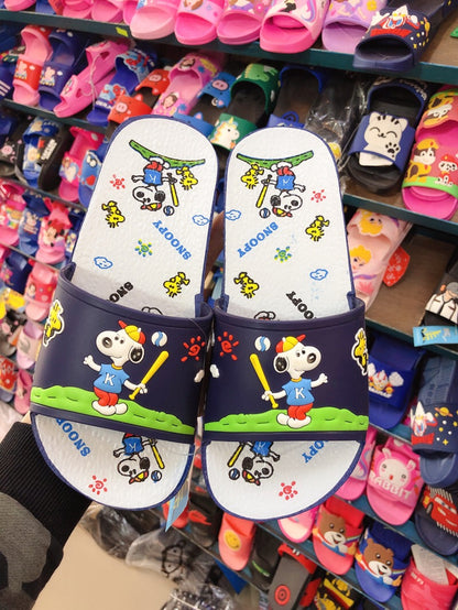 Snoopy-Hausschuhe und Strandschuhe
